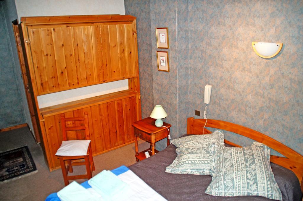 Le Relais Des Vaudois Hotell Freissinieres Rum bild