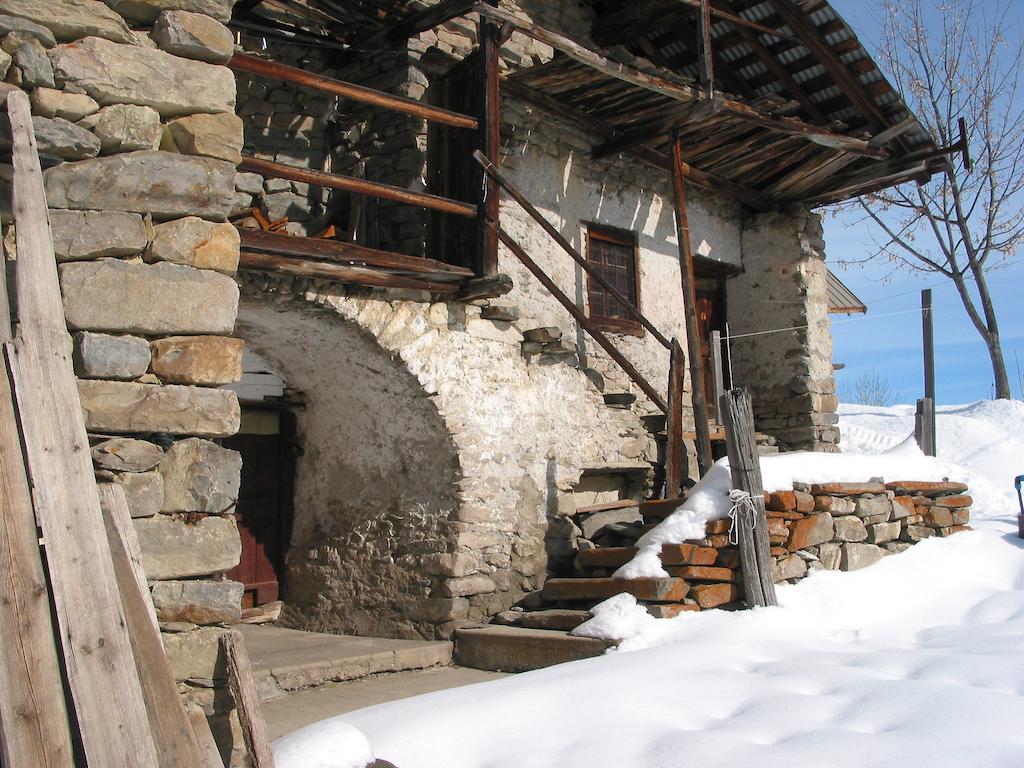 Le Relais Des Vaudois Hotell Freissinieres Exteriör bild