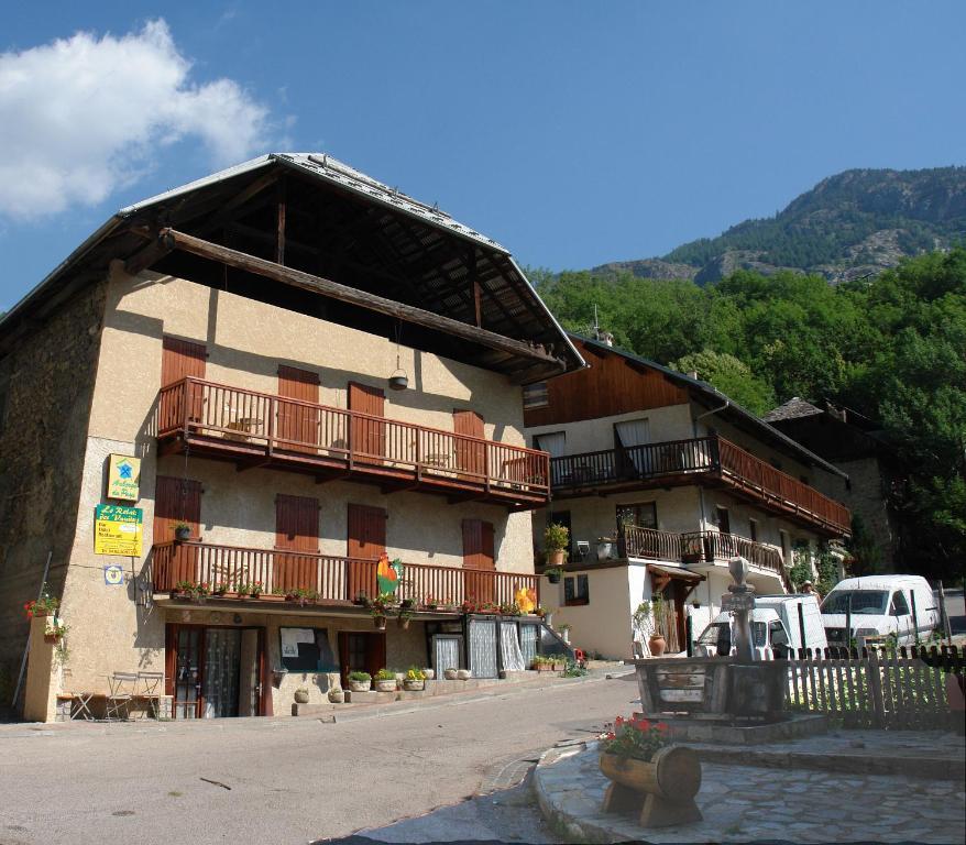 Le Relais Des Vaudois Hotell Freissinieres Exteriör bild
