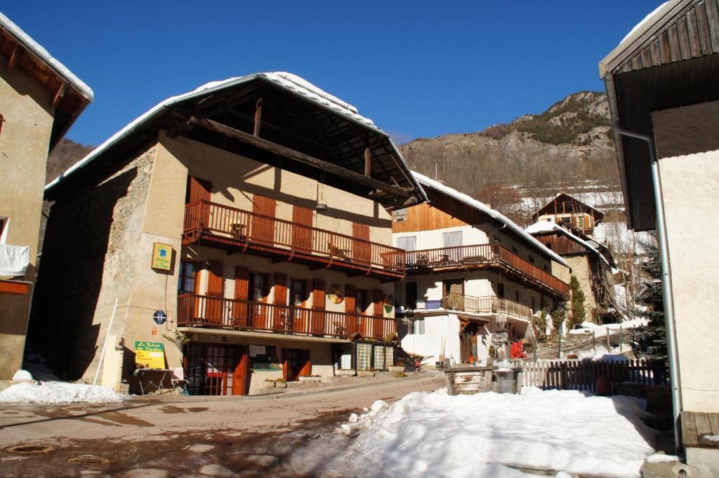 Le Relais Des Vaudois Hotell Freissinieres Exteriör bild