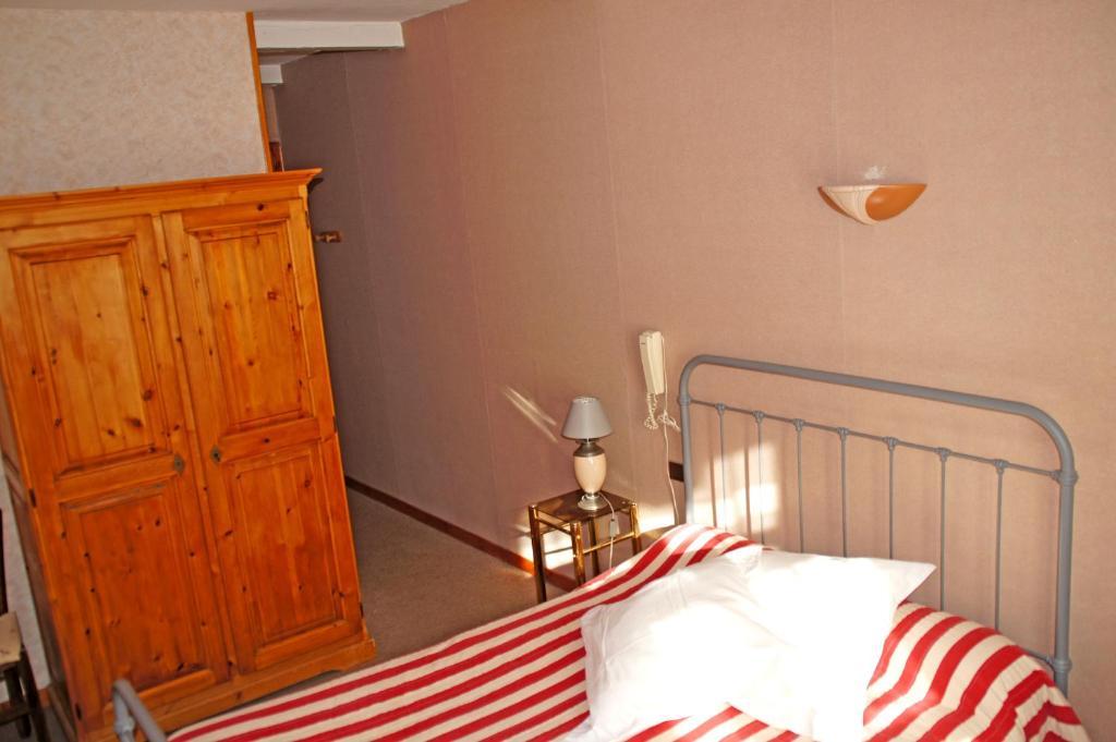 Le Relais Des Vaudois Hotell Freissinieres Rum bild